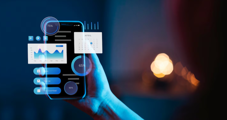 Una persona sostiene un celular del que se simulan los componentes de una aplicación hecha con Power Apps